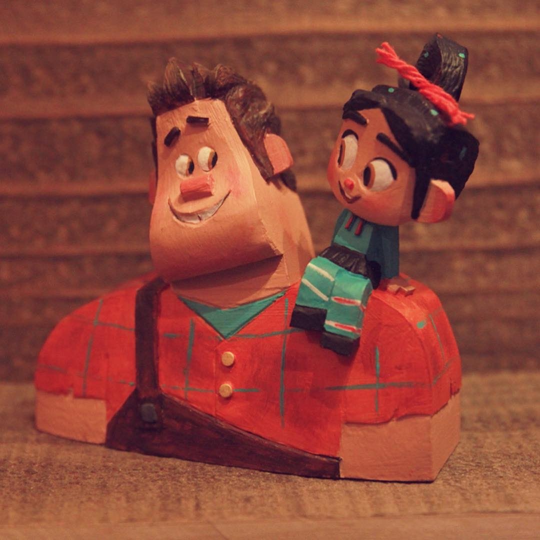 Подарок для команды мультфильма Ralph Breaks the Internet: памятный бюст Ральфа и Ванилопы, резная работа....