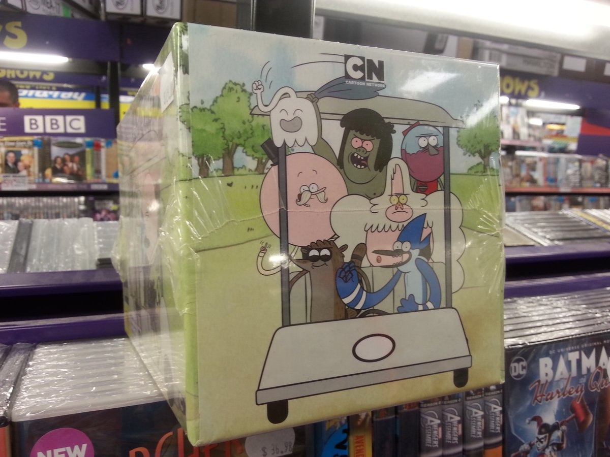 DVD бокс-сет со всеми сезонами Regular Show поступил в продажу! Но только в Австралии. И, увы, не на Blu-ray, как это было показано в самом сериале....