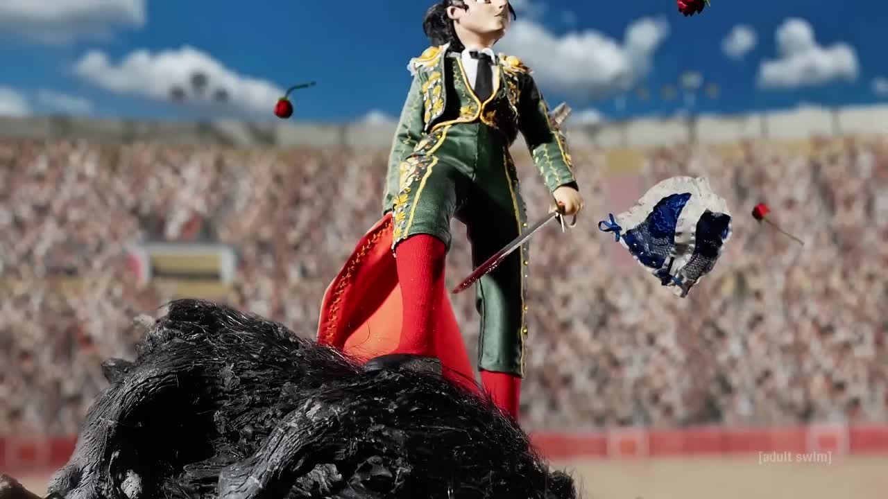 podieexal-treiler-stop-mousen-multseriala-na-ispanskom-iazyke-women-wearing-shoulder-pads-premera-sostoitsia-18-avgusta